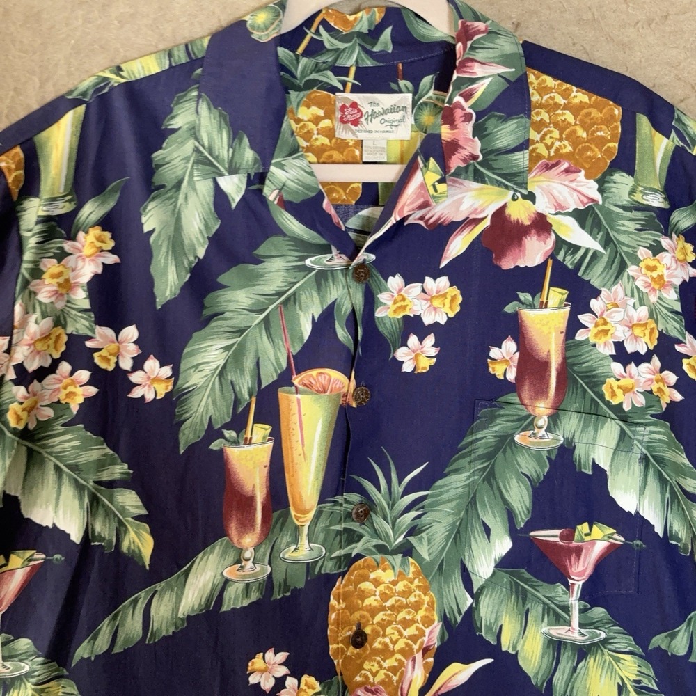 Hilo Hattie Hawaiian Shirt Mens Sz L Blue Cocktails Pineapple Pocket Island